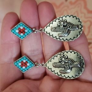 (B) Teardrop Cactus Earrings 🌵